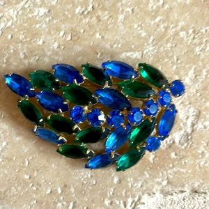 Vintage broach / pin